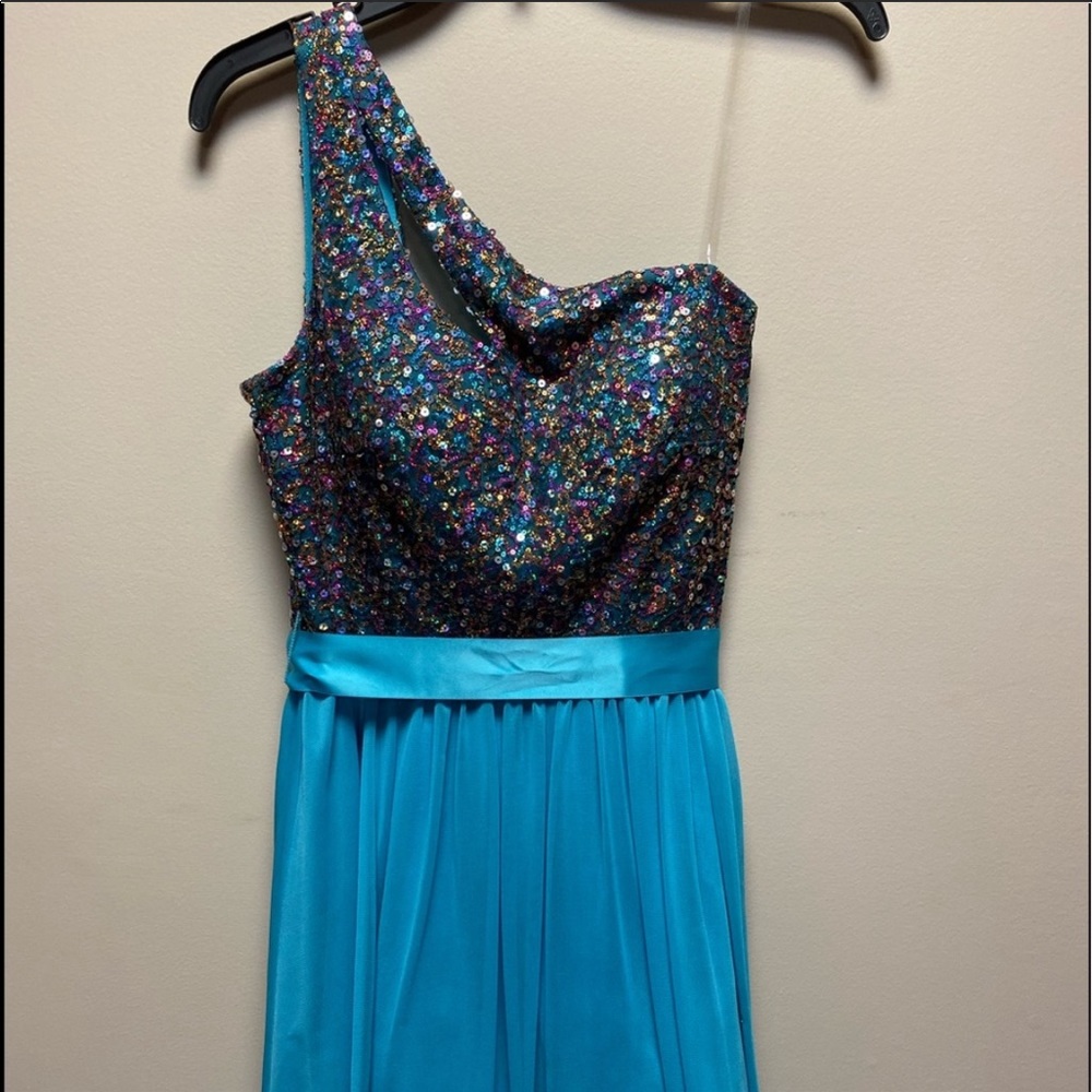 One shoulder party dress